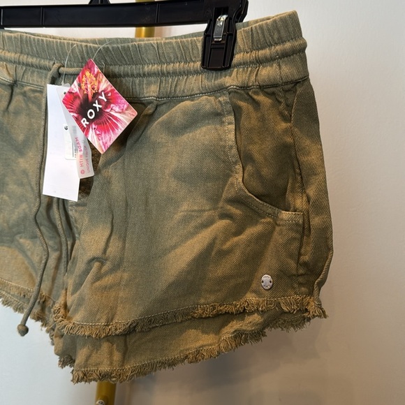 Roxy scenic route drab green shorts NWT L - Picture 2 of 10
